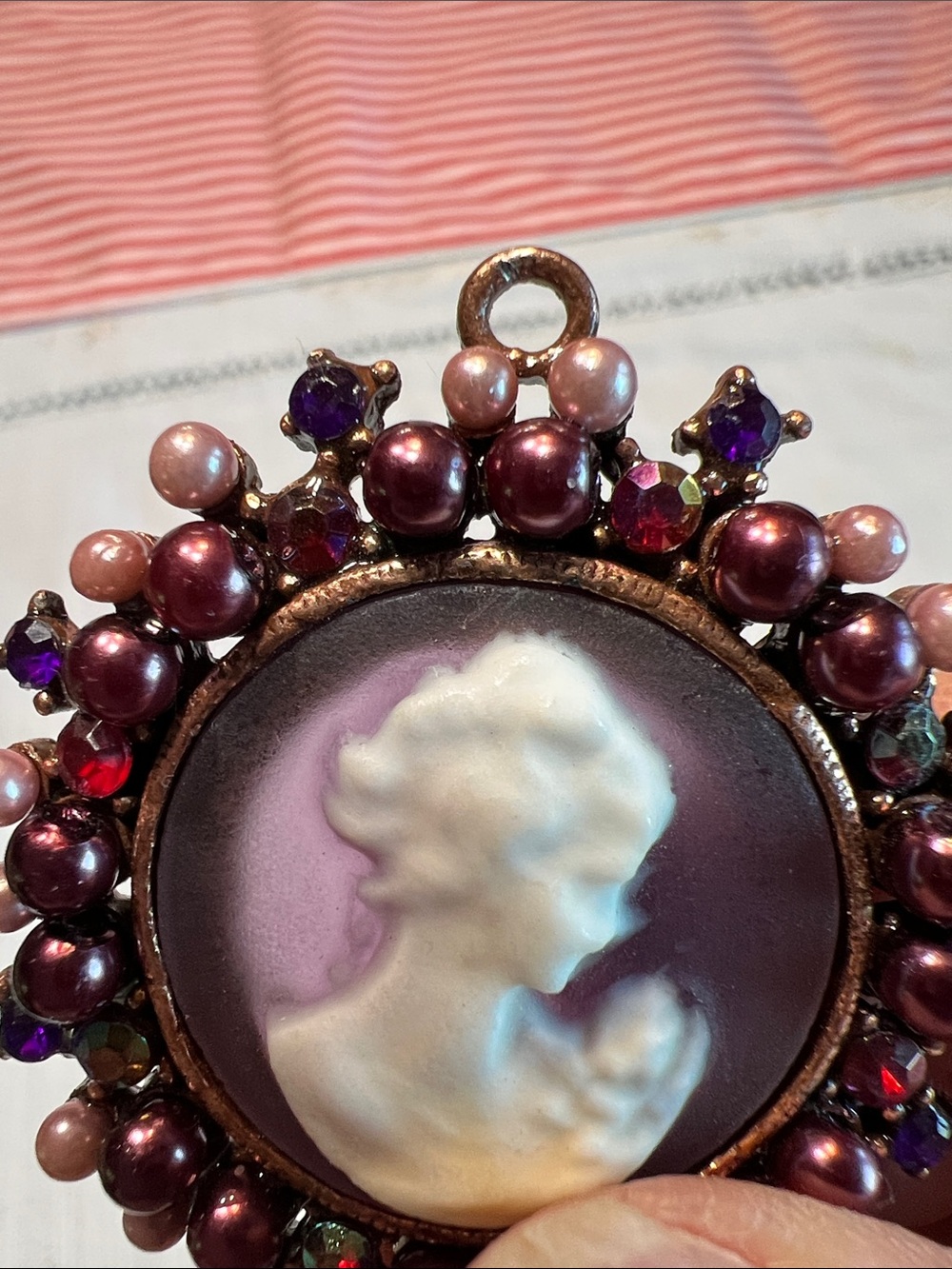 Vintage Style Purple Cameo Pendant with Pearl and Crystal Halo - Picture 2 of 5